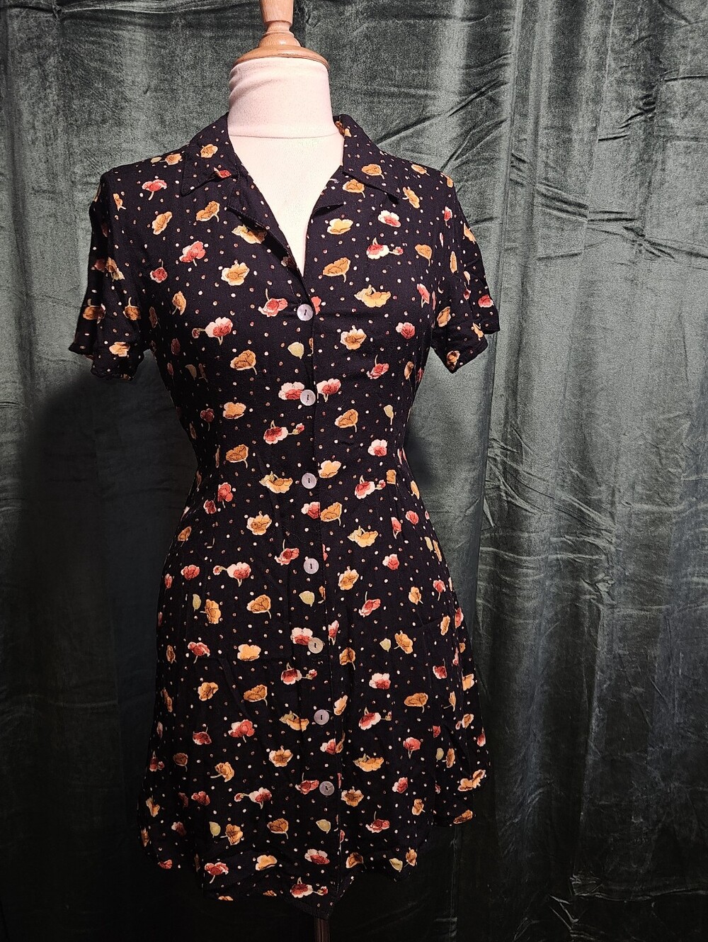 Vintage 90s Dressing Clio Floral Mini Dress